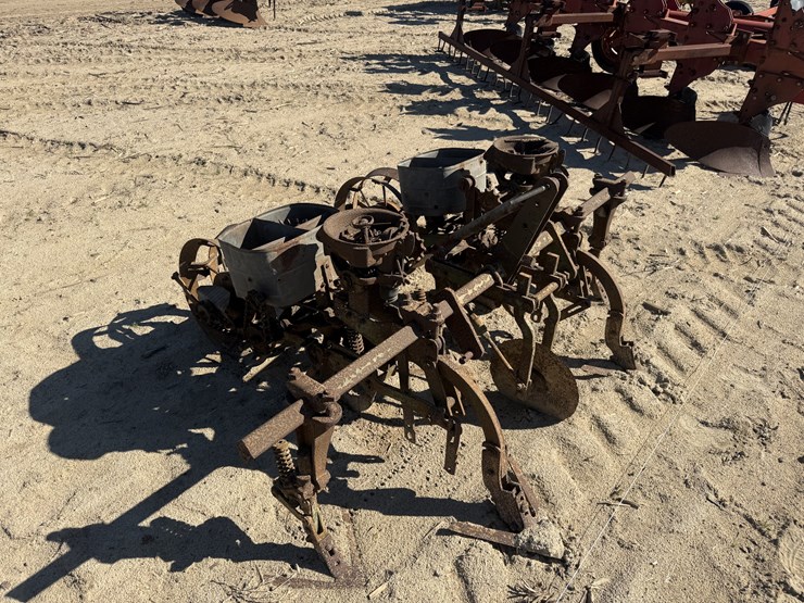 2-row-cole-planters-w/plates-image-1