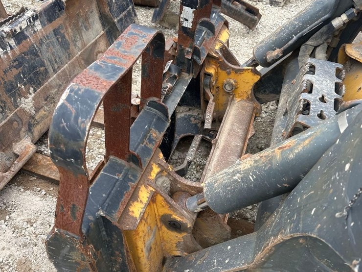 2018-deere-331g-image-9