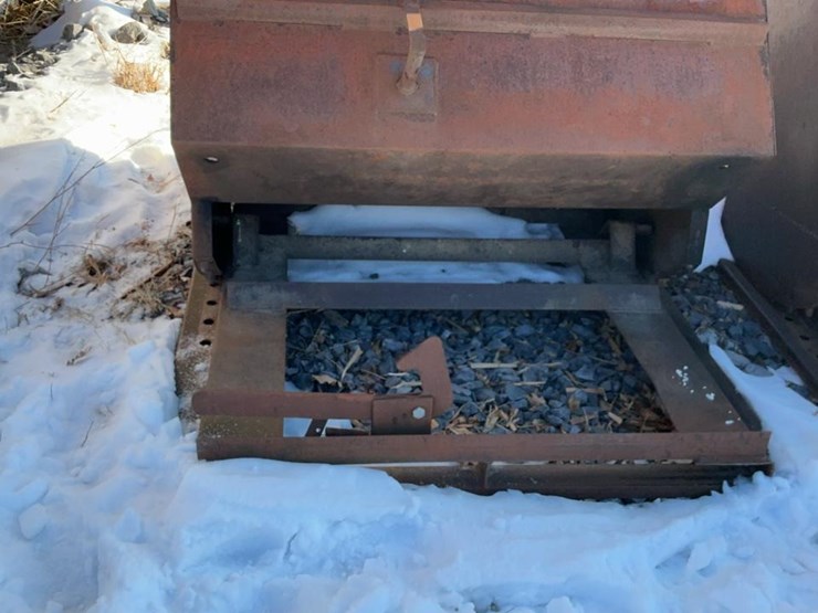 #223-•-self-dumping-hopper-image-5