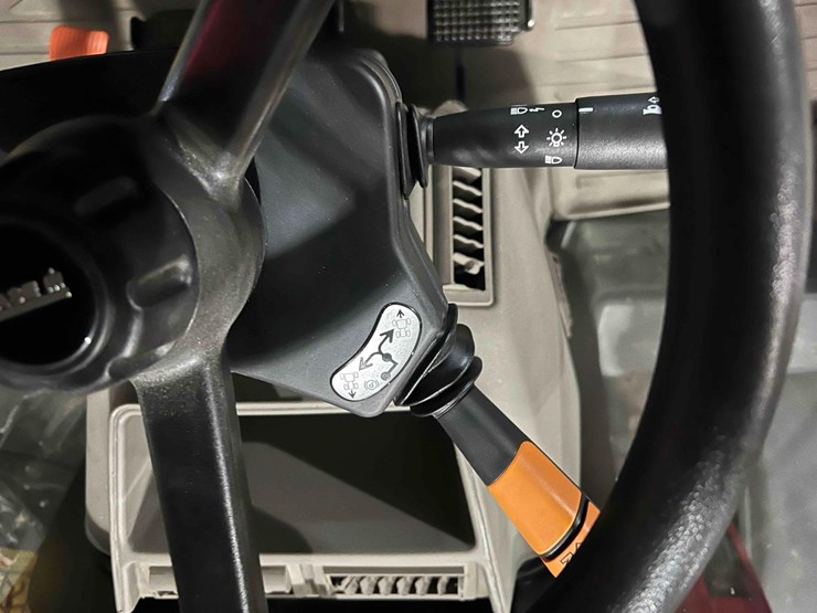 2021-case-ih-maxxum-135-image-24