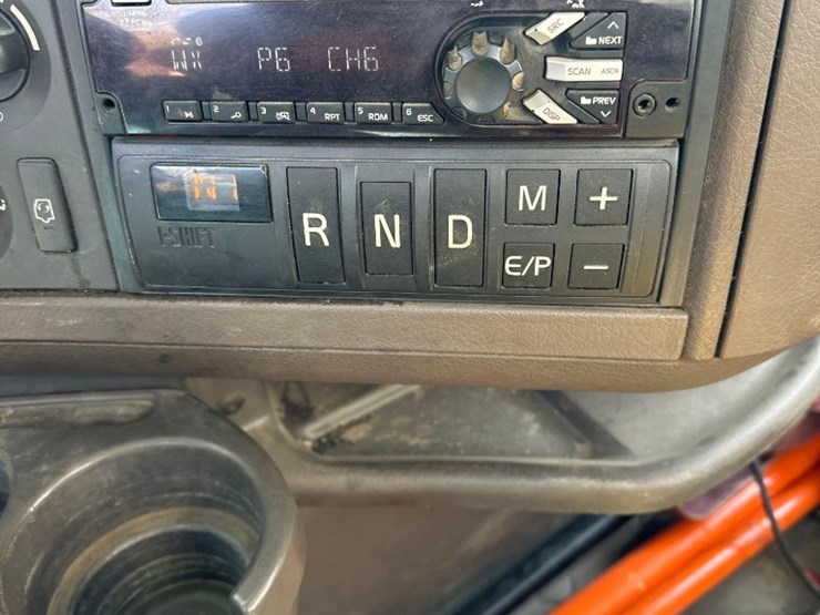 2017-volvo-vnl64-t/a-truck-tractor-image-15