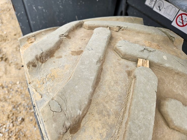 2017-skyjack-sj6832rt-image-37