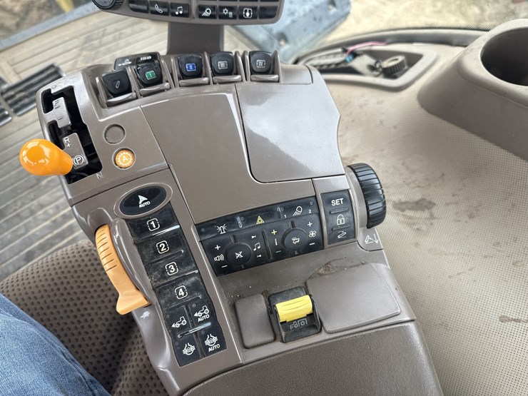 2015-john-deere-8270r-image-9