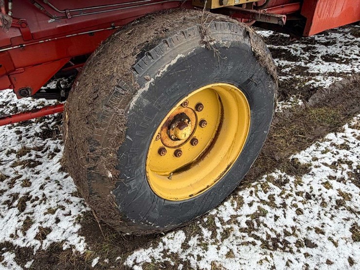 new-holland-1095-image-12