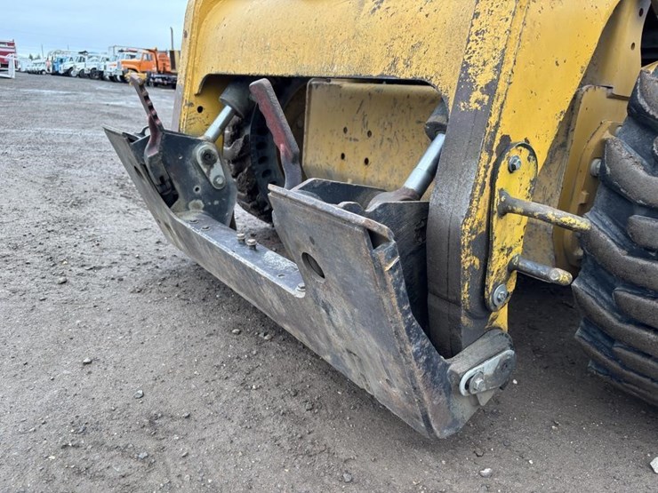 caterpillar-246c-image-9