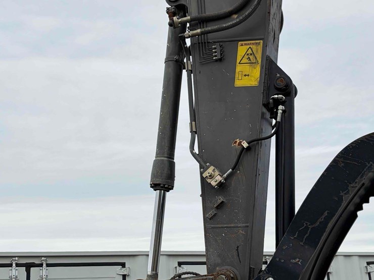 2016-volvo-ec220e-image-14