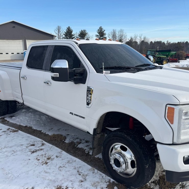 #4080 • 2017 F350 Power Stroke Platinum