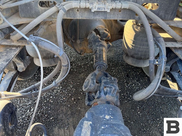 2019-freightliner-cascadia-126-image-31