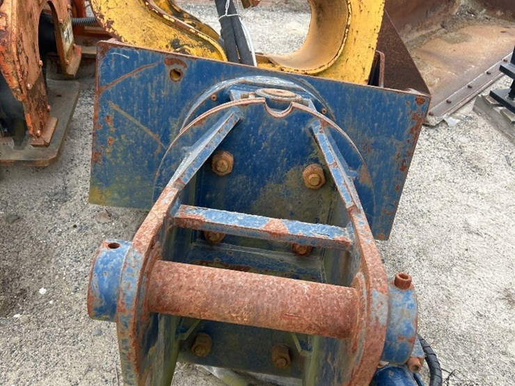 movax-sonic-sidegrip-pile-driver-excavator-attachment-image-4