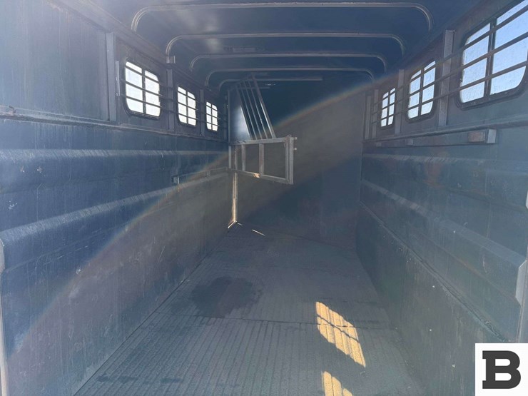 1987-circle-j-horse-trailer-image-20