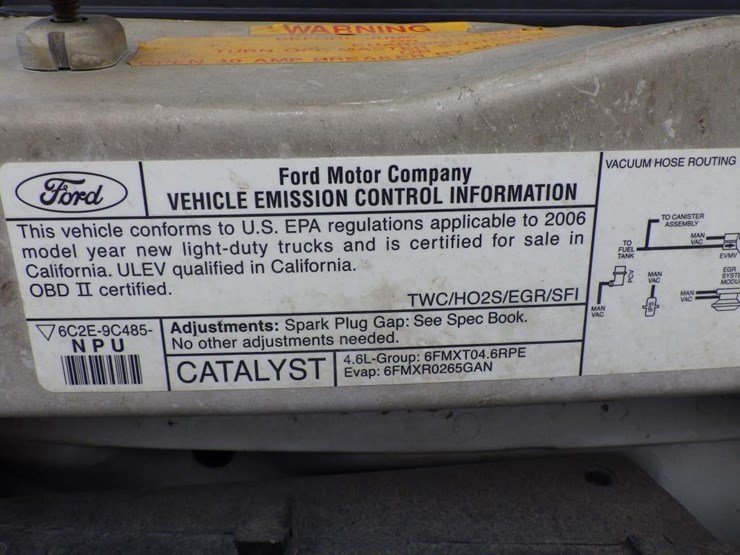 2006-ford-cargo-image-11