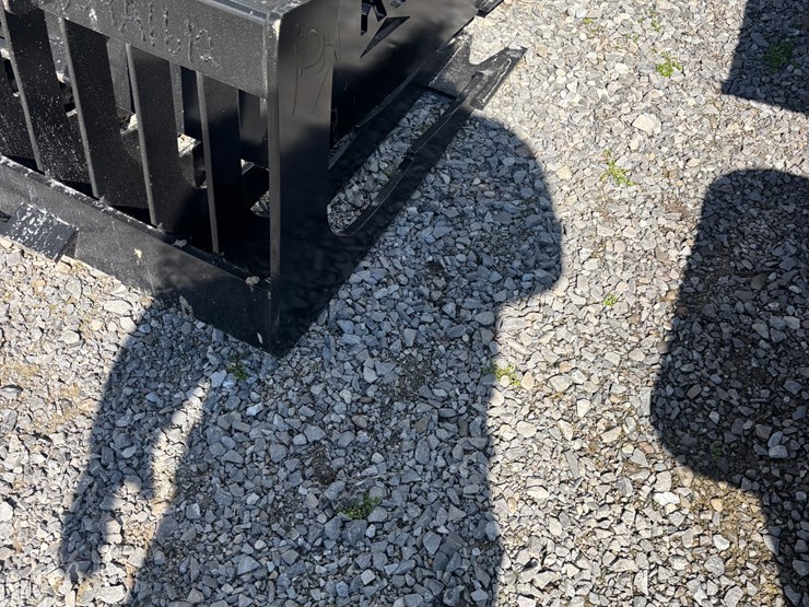 #1051-•-76-in.-skeleton-bucket-low-side-image-4