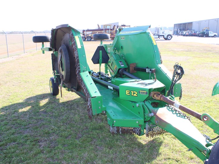 2019-john-deere-e12-image-2