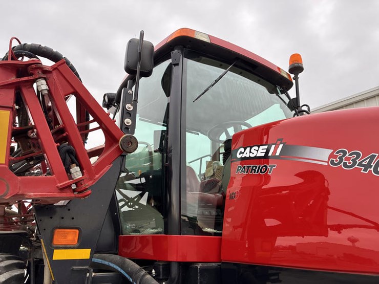 2015-case-ih-patriot-3340-image-19
