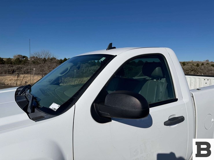 2013-chevrolet-silverado-1500-image-11