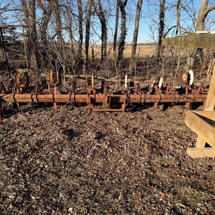 #209027 • International Cultivator