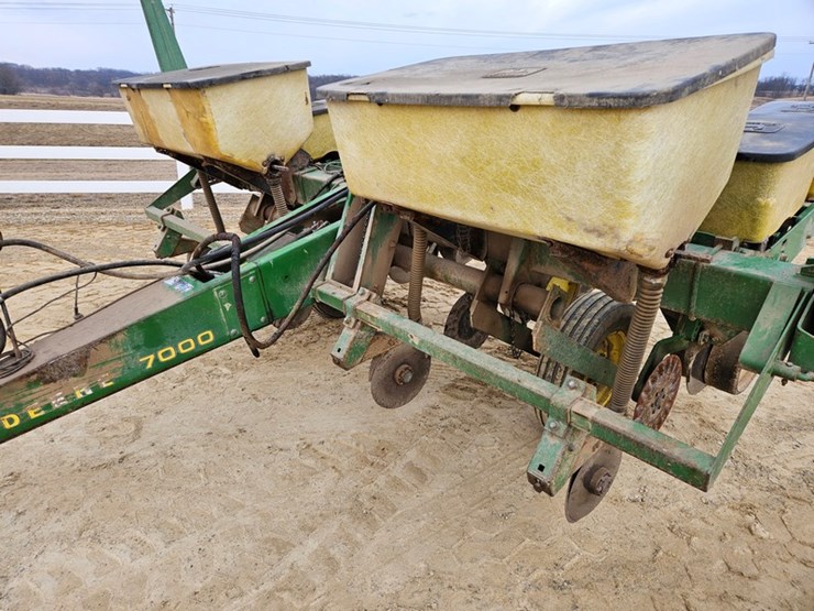 john-deere-7000-image-15