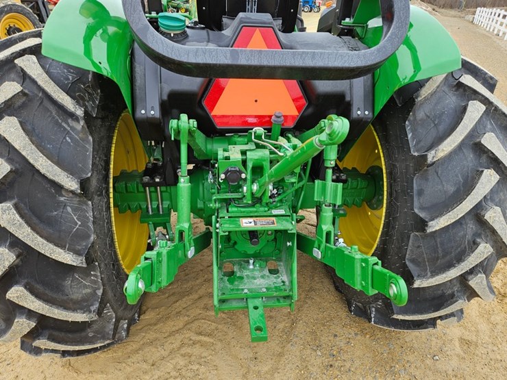 2024-john-deere-5067e-image-19