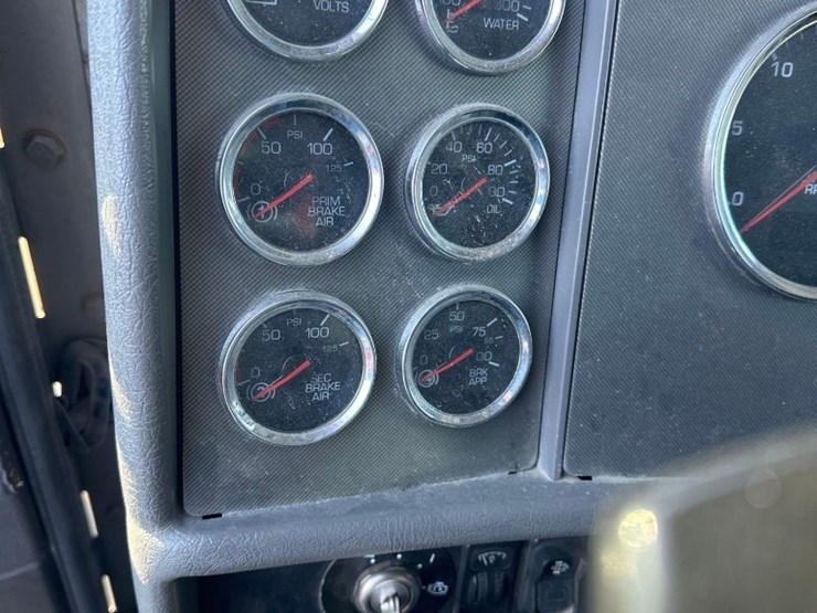 2015-kenworth-t370-image-23