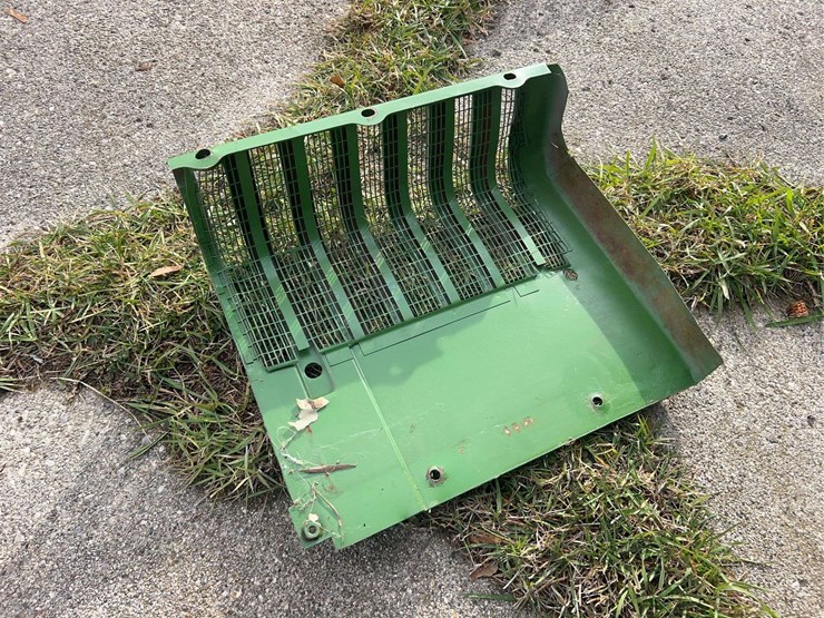 john-deere-model-h-hood-and-grille-panels-image-9