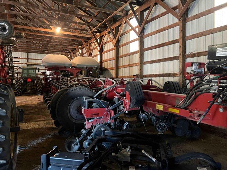 2014-case-ih-1255-image-9