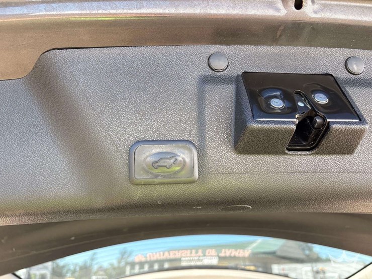 2014-gmc-acadia-image-23