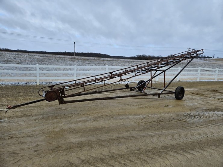 new-holland-131-image-1