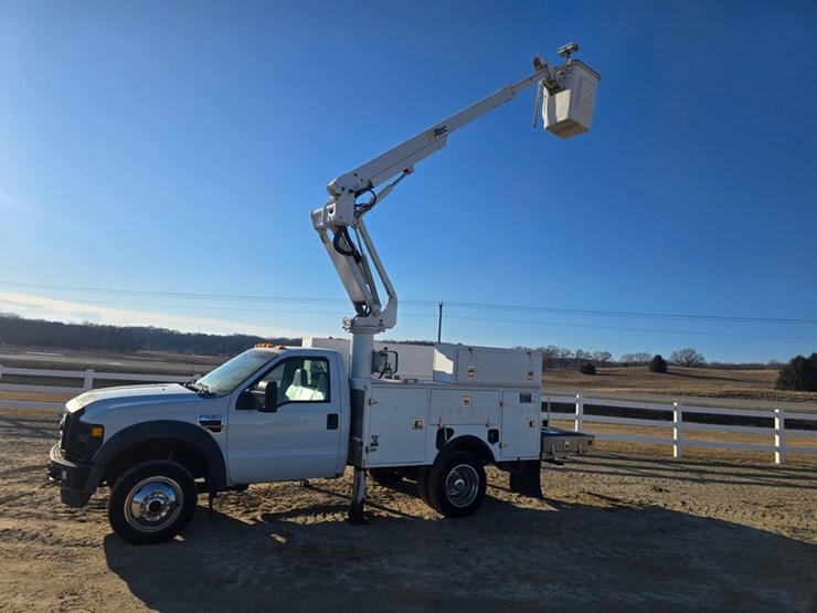 2008-ford-f550-image-27