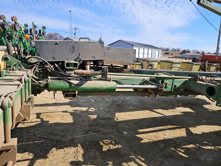 john-deere-7000-image-28