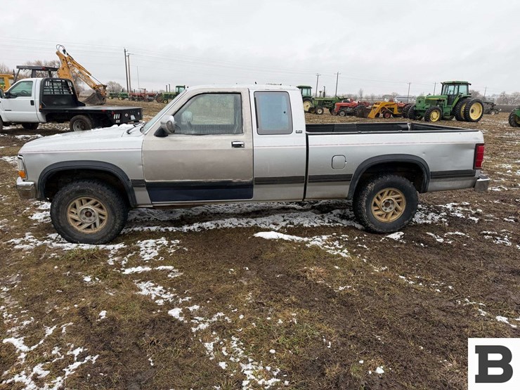 1993-dodge-dakota-image-2