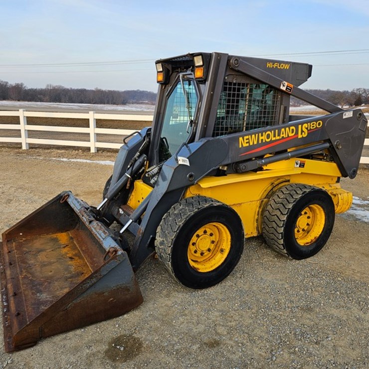 NEW HOLLAND LS180