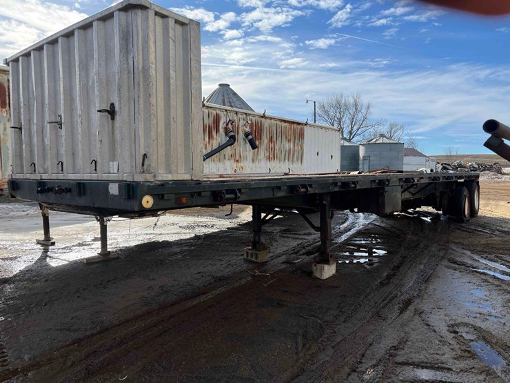 1981-hobbs-flatbed-trailer-image-1