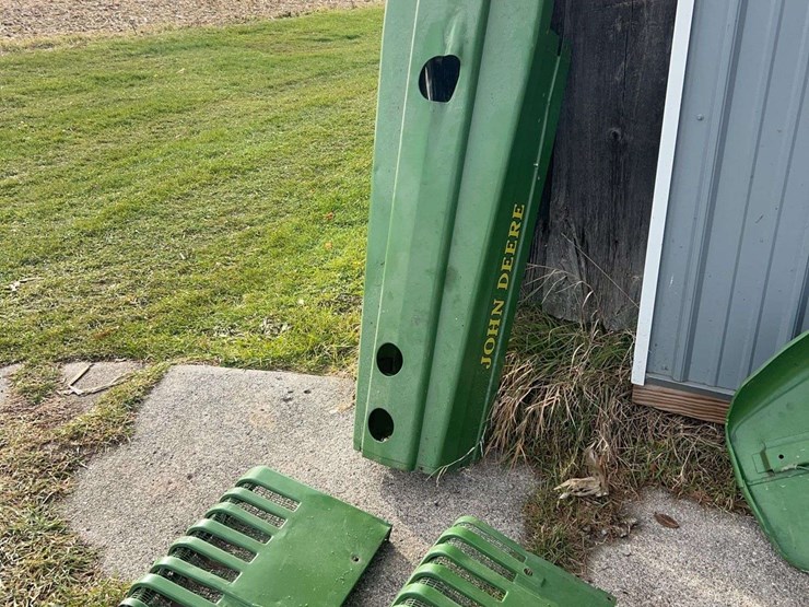 john-deere-model-h-hood-and-grille-panels-image-1