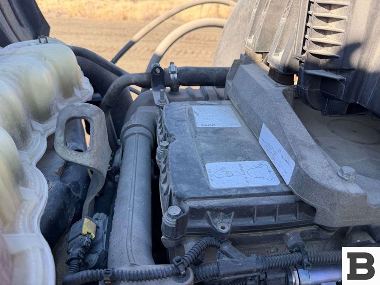 2019-freightliner-cascadia-126-image-47