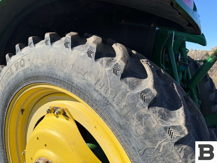 2013-john-deere-6125r-image-26