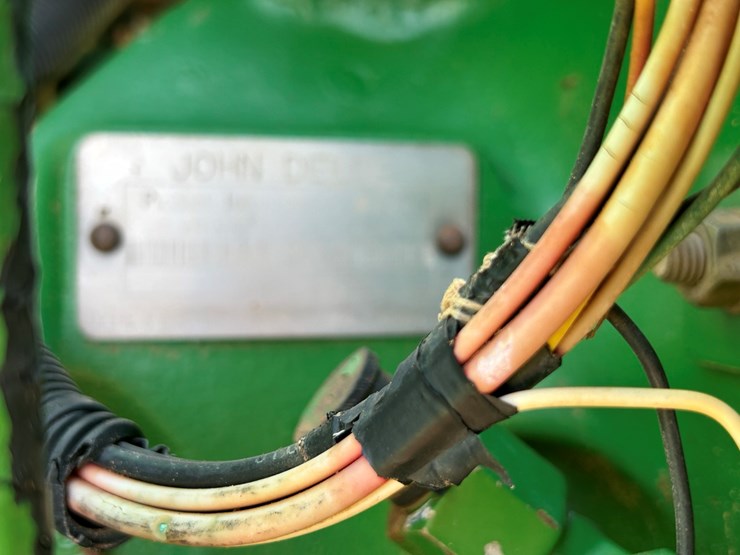 john-deere-8220-image-17