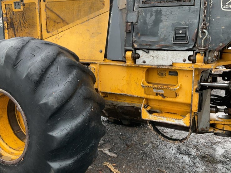 2006-deere-640g-iii-image-32