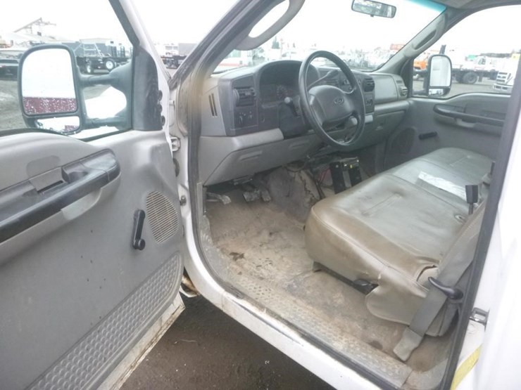 2005-ford-f350-image-8