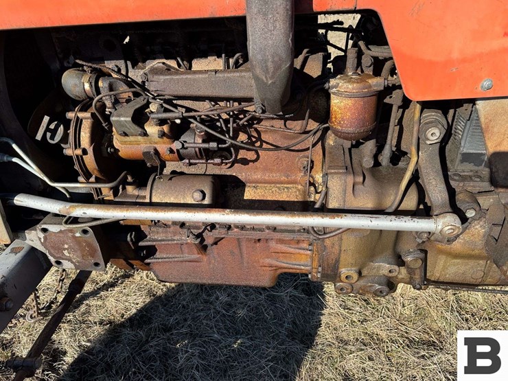 massey-ferguson-165-image-13