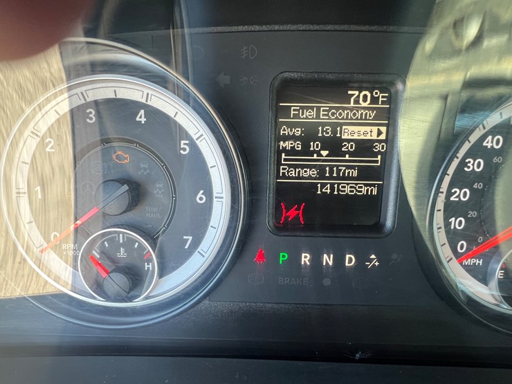 2015-dodge-1500-image-31