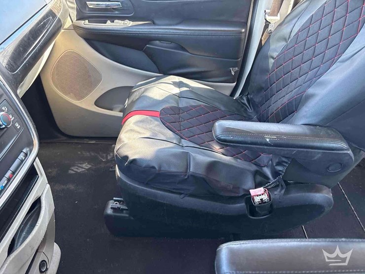 2012-dodge-grand-caravan-image-19