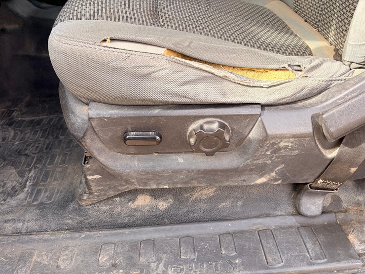 2011-ford-f350-image-15