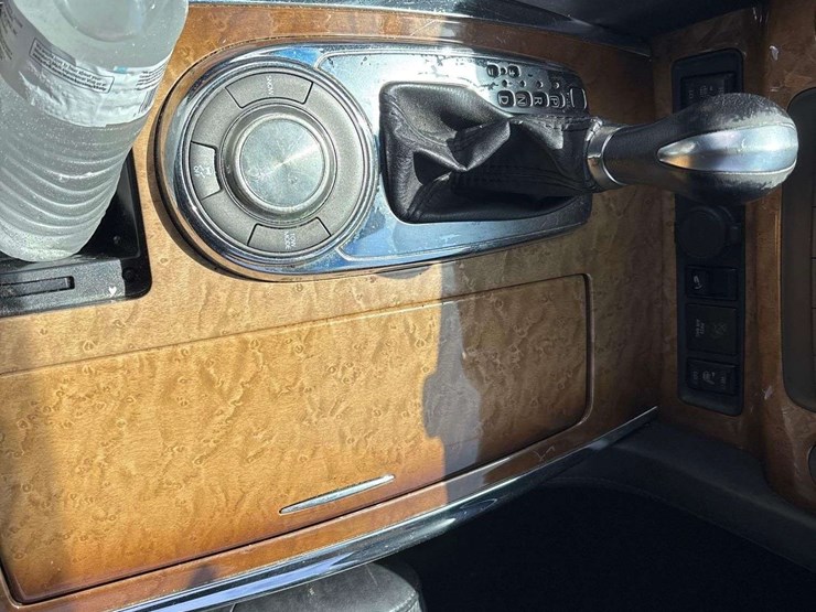 2012-infiniti-qx56-image-16