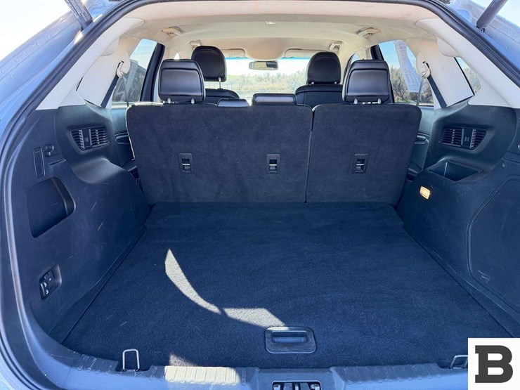 2019-ford-edge-image-16