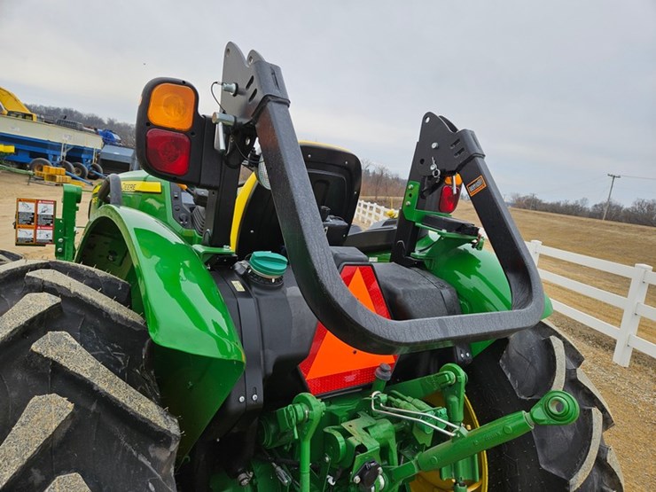 2024-john-deere-5067e-image-21