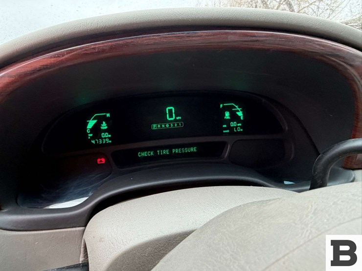 2001-cadillac-deville-sedan-image-17