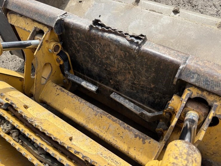 2006-john-deere-322-image-4