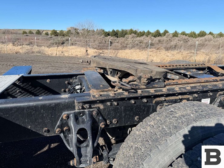 2019-kenworth-t680-image-26