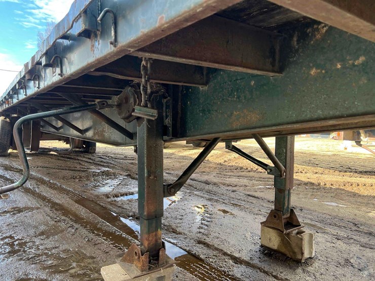 1981-hobbs-flatbed-trailer-image-4