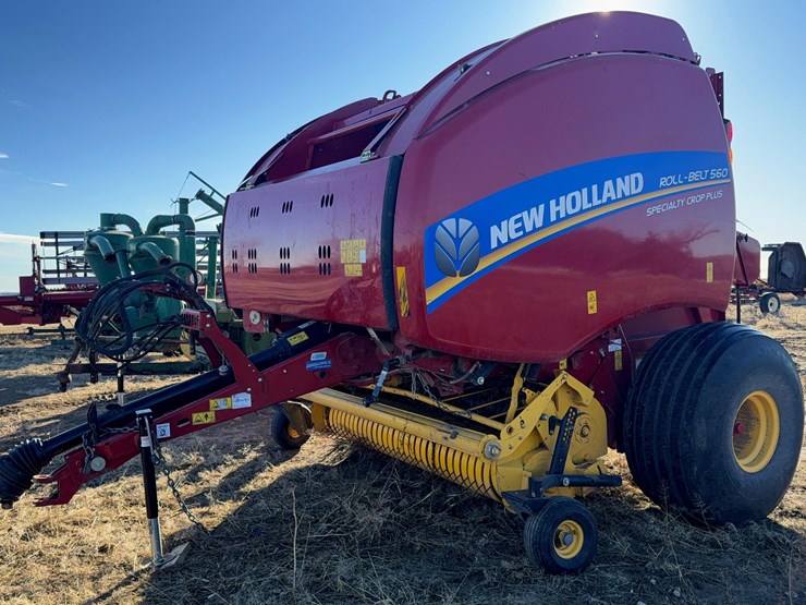 2020-new-holland-560-roll-belt-round-baler-image-1